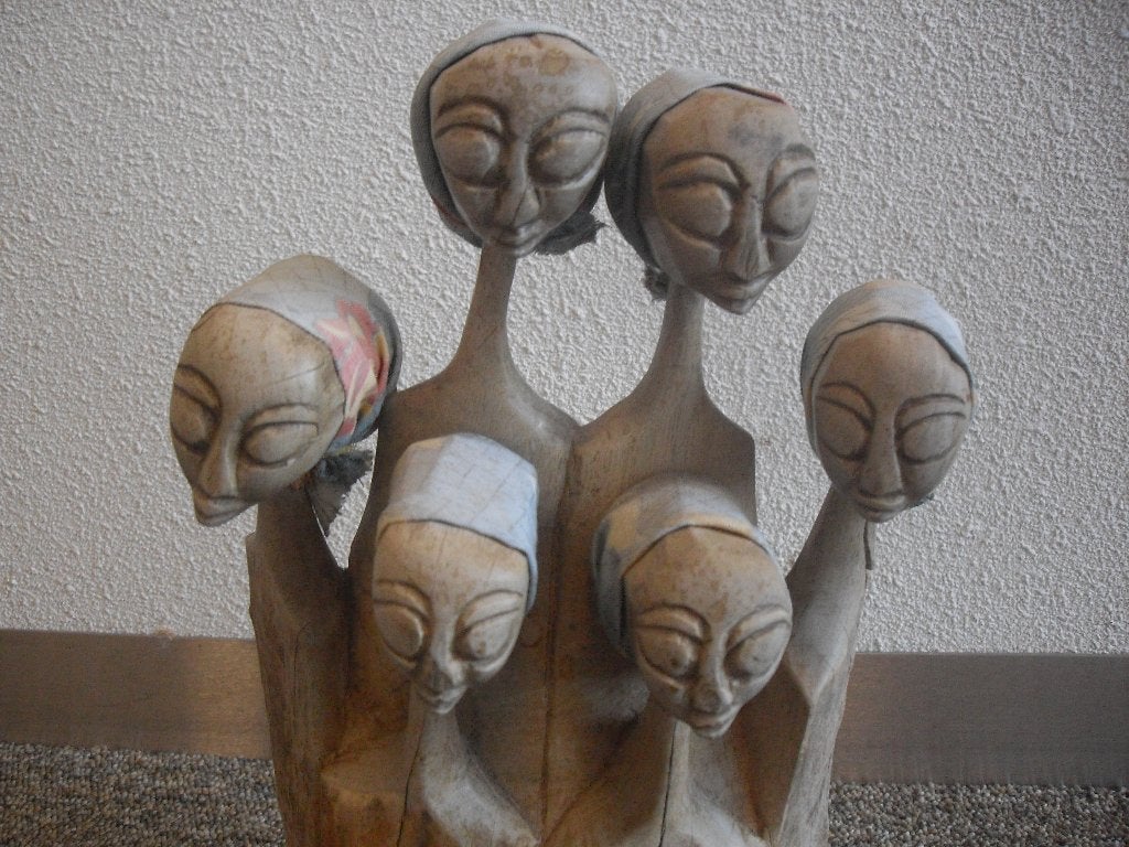 zuid afrikaans vrouwen beeld houtsnijwerk, Antiek en Kunst, Groep mensen, Ophalen of Verzenden, Handgemaakt, Beeld