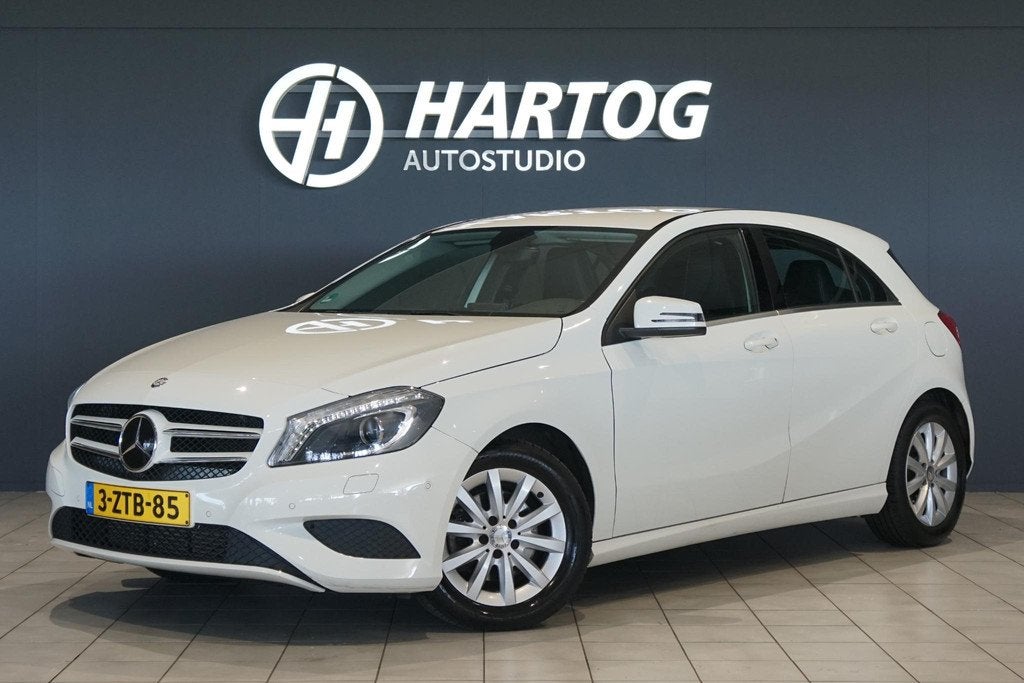 Mercedes-Benz A-klasse 180 Ambition *EERSTE EIGENAAR* + AUTO, Gebruikt, 4 cilinders, Navigatiesysteem, 695 kg