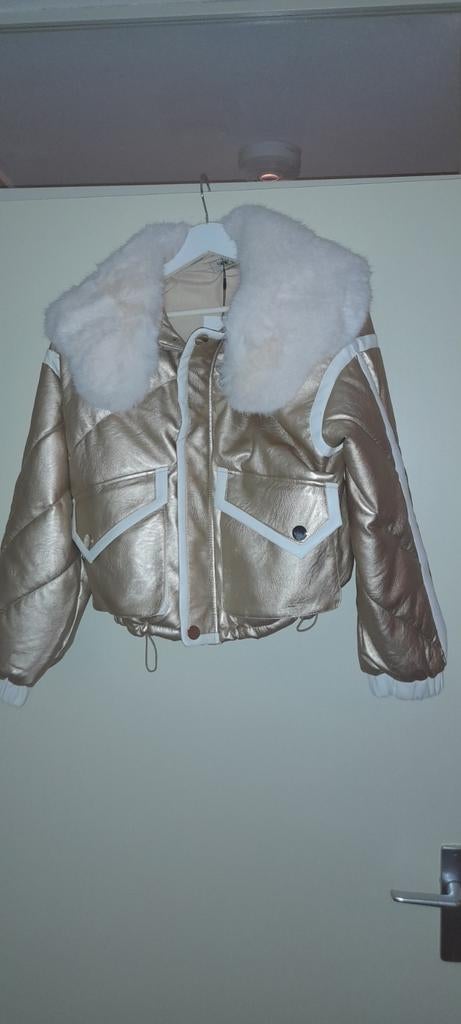 Leuke, korte winterjas van het merk Softy, Kleding | Dames, Jassen | Winter, Maat 38/40 (M), Overige kleuren, Nieuw, Ophalen of Verzenden