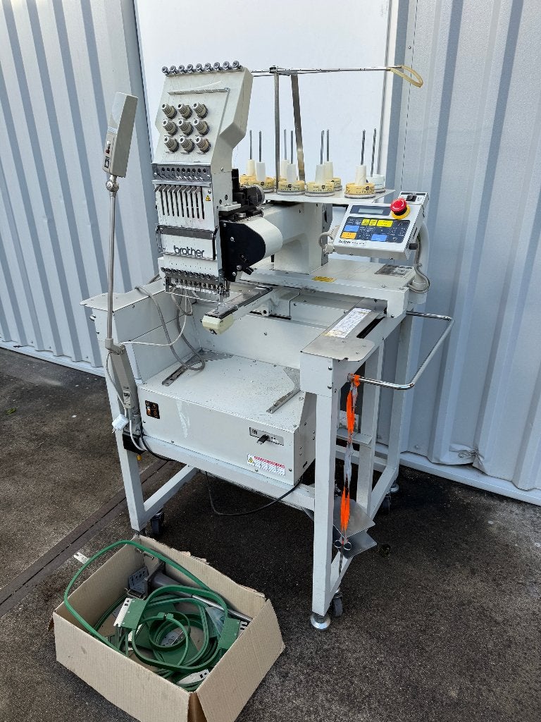Borduurmachine BROTHER BAS-416 met USB aansluiting, Hobby en Vrije tijd, Borduren en Borduurmachines, Ophalen, Gebruikt, Machineborduren