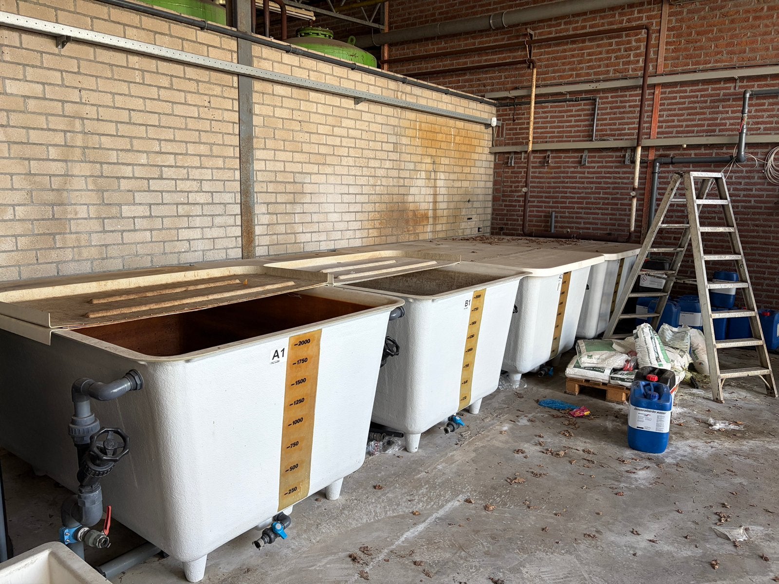 Polyester bakken, Ophalen, Zo goed als nieuw, Kweekbak