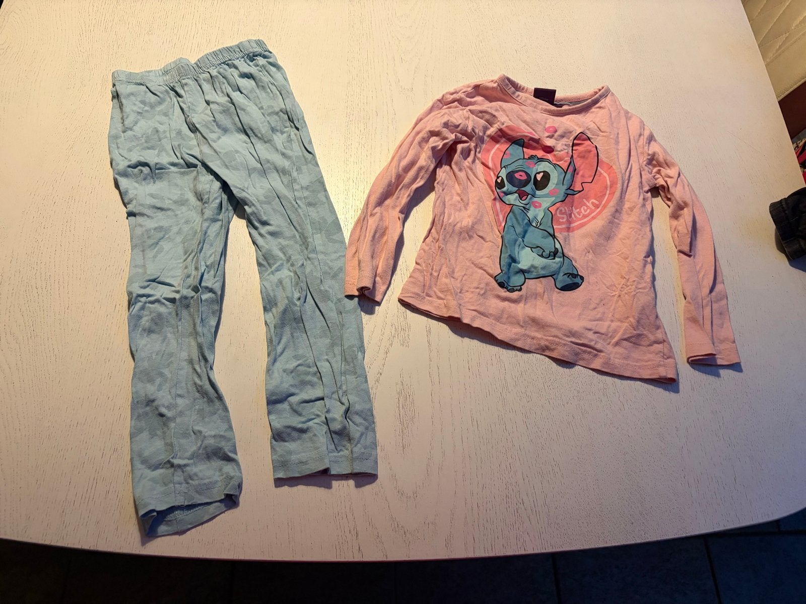 Disney Stitch pyjama Maat 98/104, Ophalen of Verzenden, Zo goed als nieuw, Meisje, Nacht- of Onderkleding