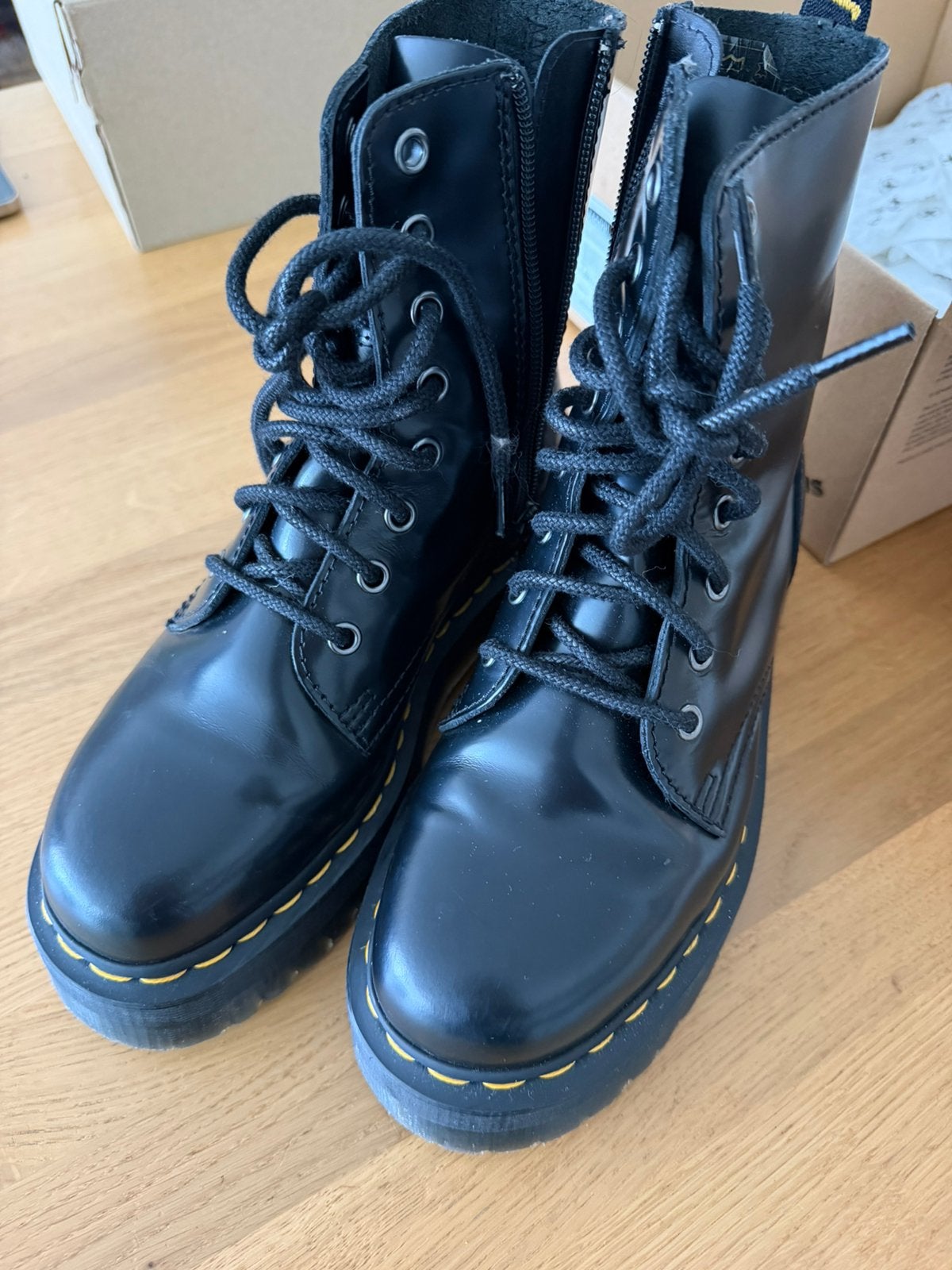 Dr. Martens Jadon Platform Boots – maat 38, Ophalen of Verzenden, Zo goed als nieuw, Zwart, Lage of Enkellaarzen