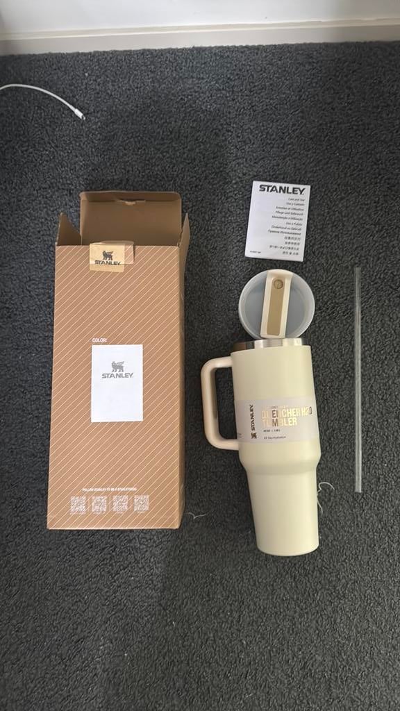 Cremé Stanley beker 40 oz/ 1.18 liter, Sport en Fitness, Bidons, Ophalen, Zo goed als nieuw