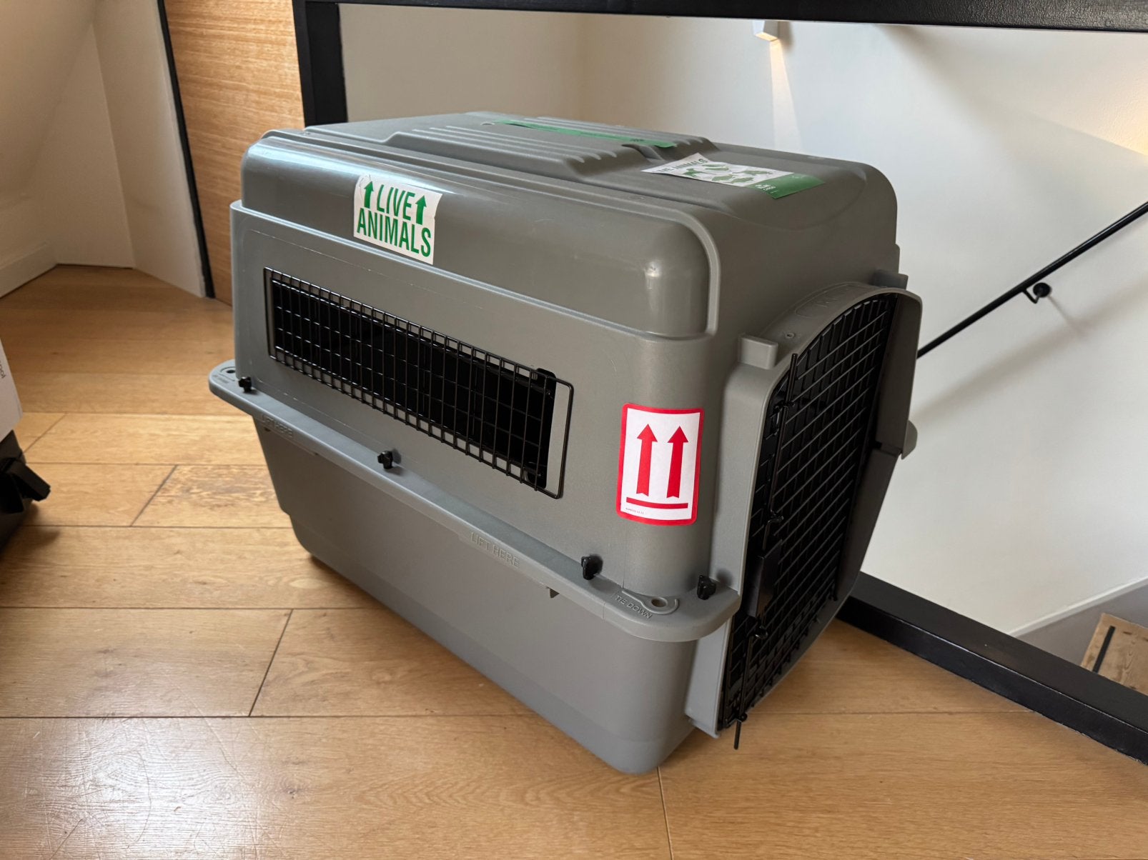 Petmate Sky Dog Kennel (for 13 to 22kg dogs), Ophalen, Zo goed als nieuw