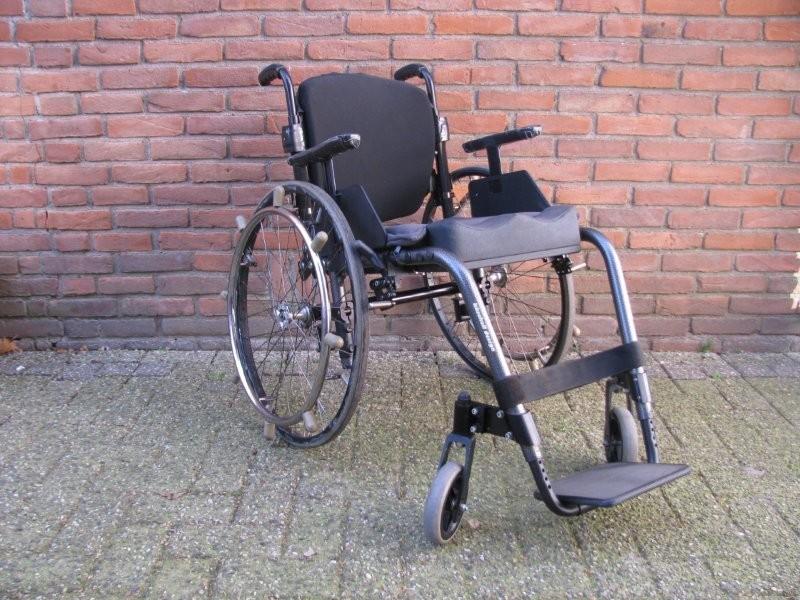 Küschall semi sportrolstoel 41 cm Met jay rugkussen, Diversen, Rolstoelen, Ophalen, Inklapbaar, Zo goed als nieuw, Duwrolstoel