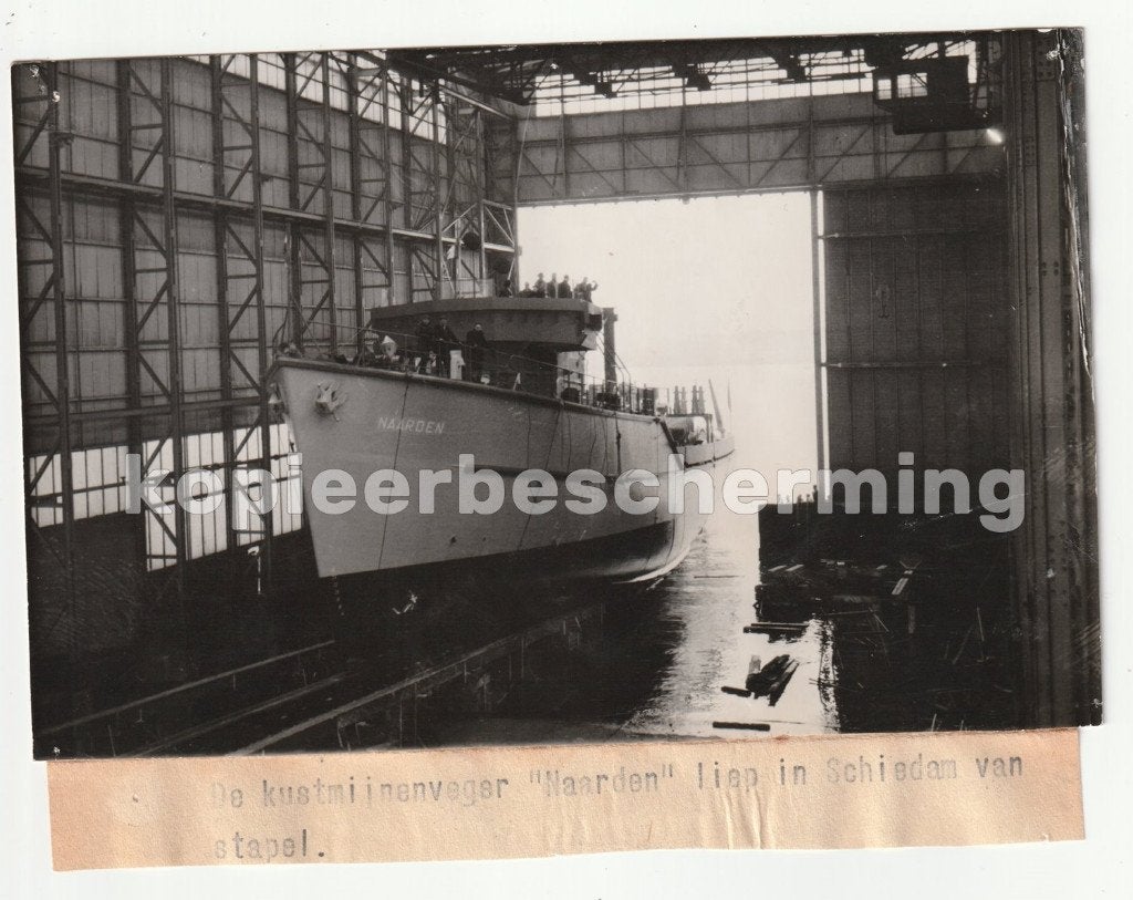 Van stapel lopen kustmijnenveger Naarden Schiedam persfoto, Gebruikt, Verzenden, Kaart, Foto of Prent, X
