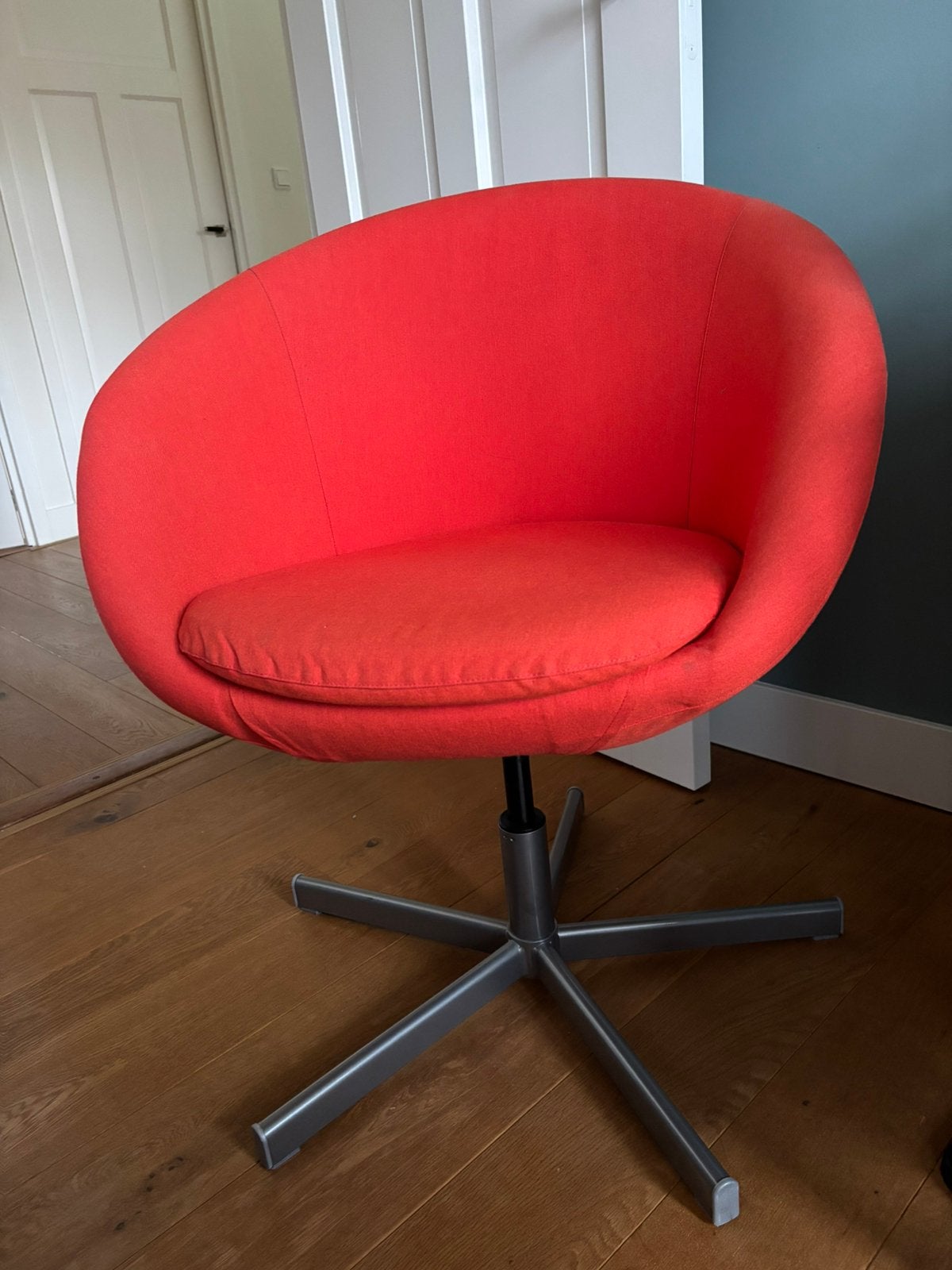Retro kuipstoel van Ikea, Ophalen, Zo goed als nieuw, Retro, Rood