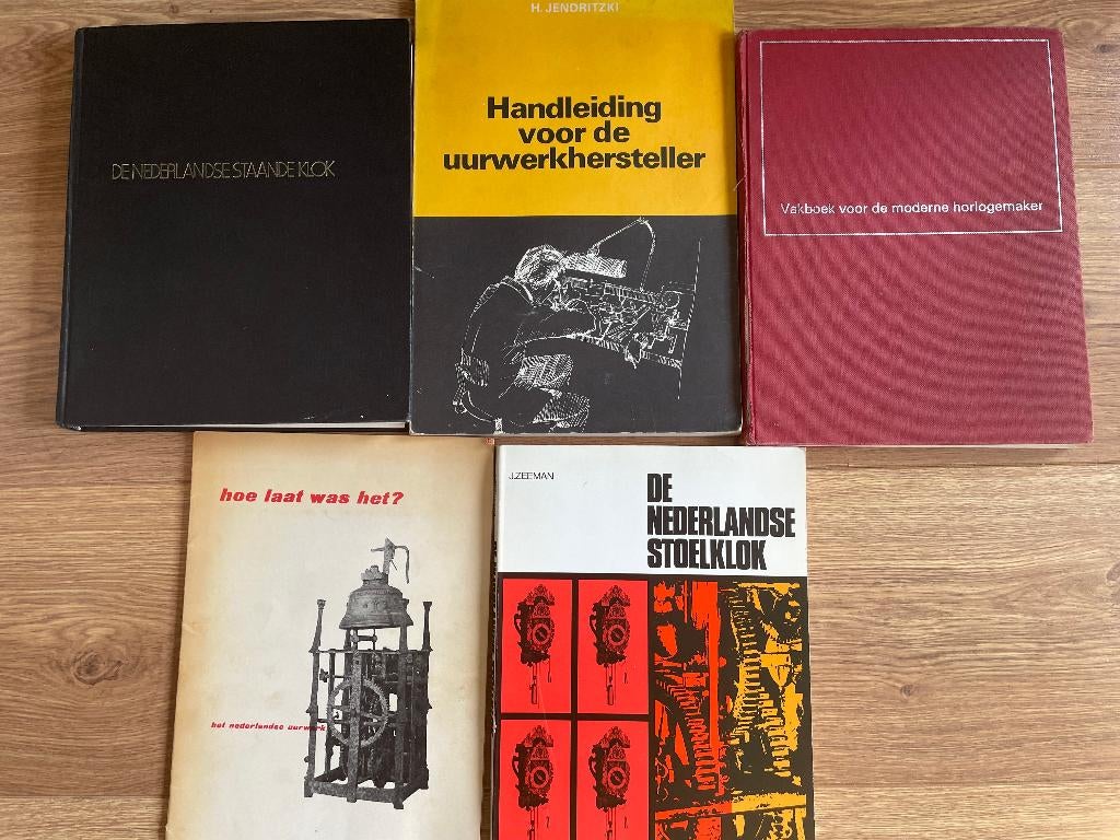 Uurwerkhersteller / Horlogemaker – Vakboeken te koop, Ophalen, Zo goed als nieuw