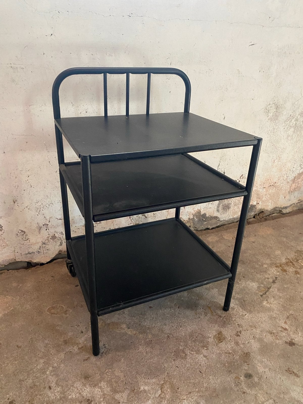 Zwart metalen bijzettafel, Ophalen, Gebruikt