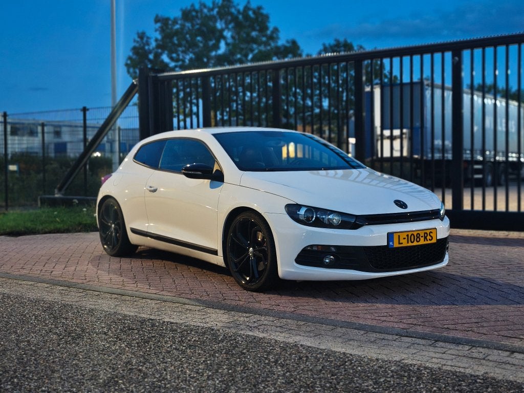 Volkswagen Scirocco 1.4 TSI 118KW DSG 2009 Wit, Auto's, Zwart, 4 cilinders, Leder en Stof, Wit