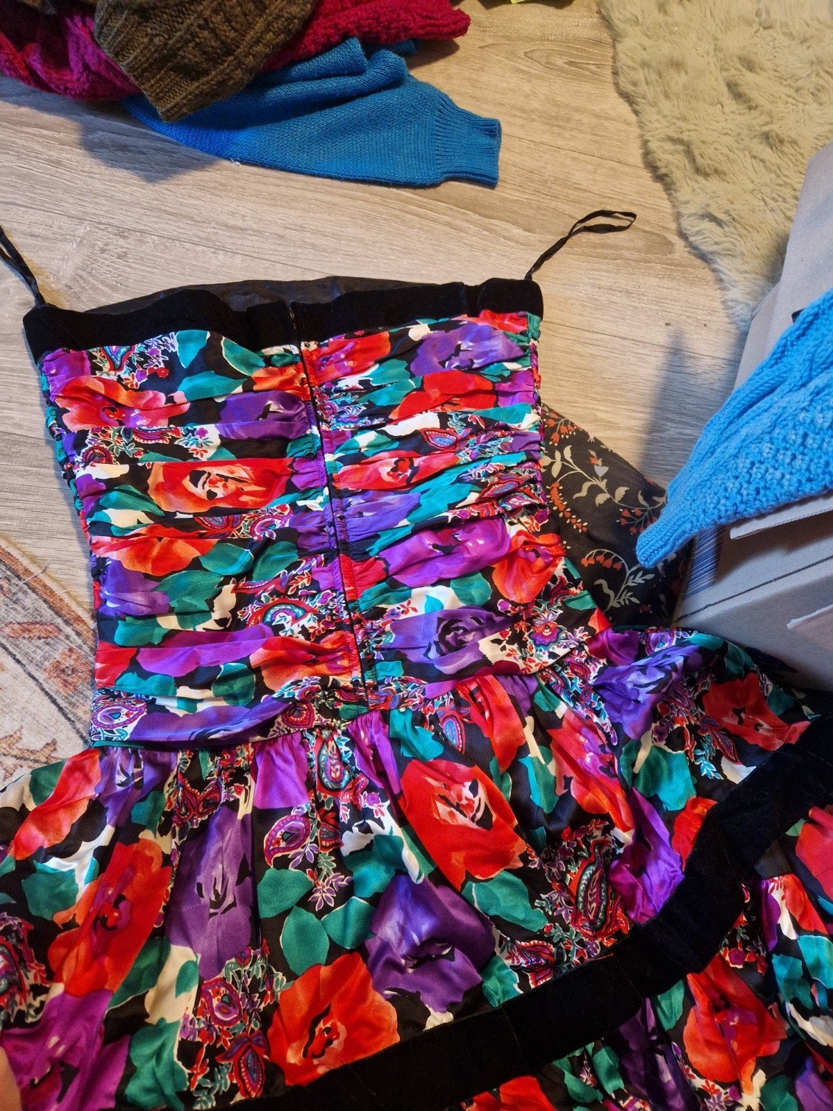 33x partij prachtige vintage kleding, tops jurken en truien, Verzenden, Zo goed als nieuw