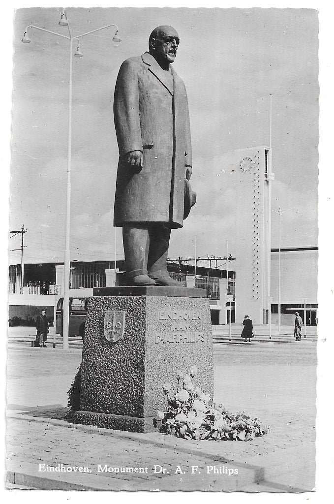 AK Eindhoven - Monument Dr. A. F. Philips, Verzenden, 1940 tot 1960, Ongelopen, Noord-Brabant