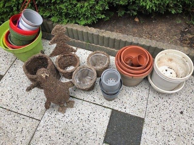 Gratis af te halen bloempotten, Tuin en Terras, Bloempotten, Ophalen, Kunststof, Gebruikt, Rond