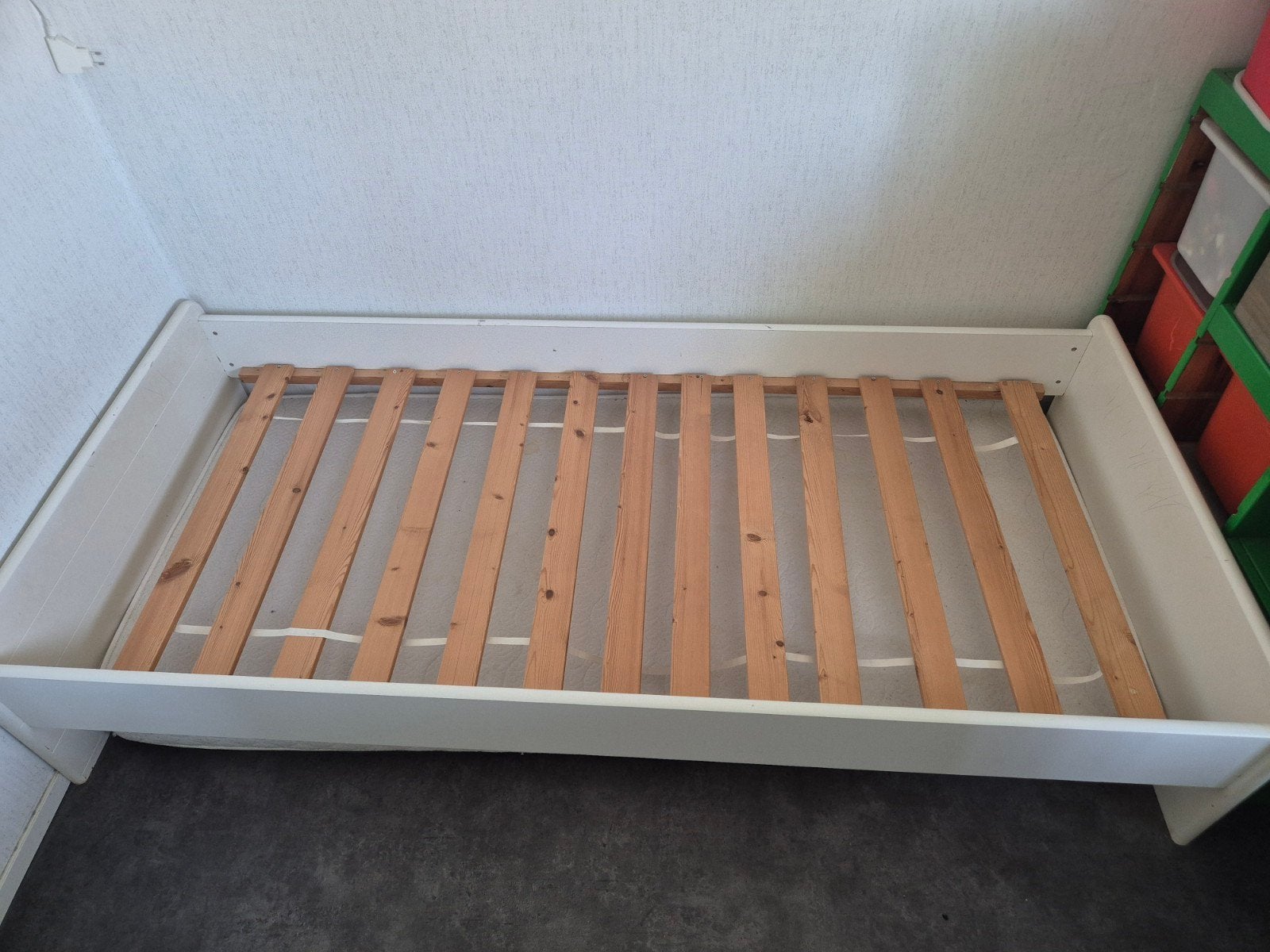 Eenpersoonsbed 90x200 cm met lattenbodem, Ophalen, Gebruikt, 90 cm, Eenpersoons