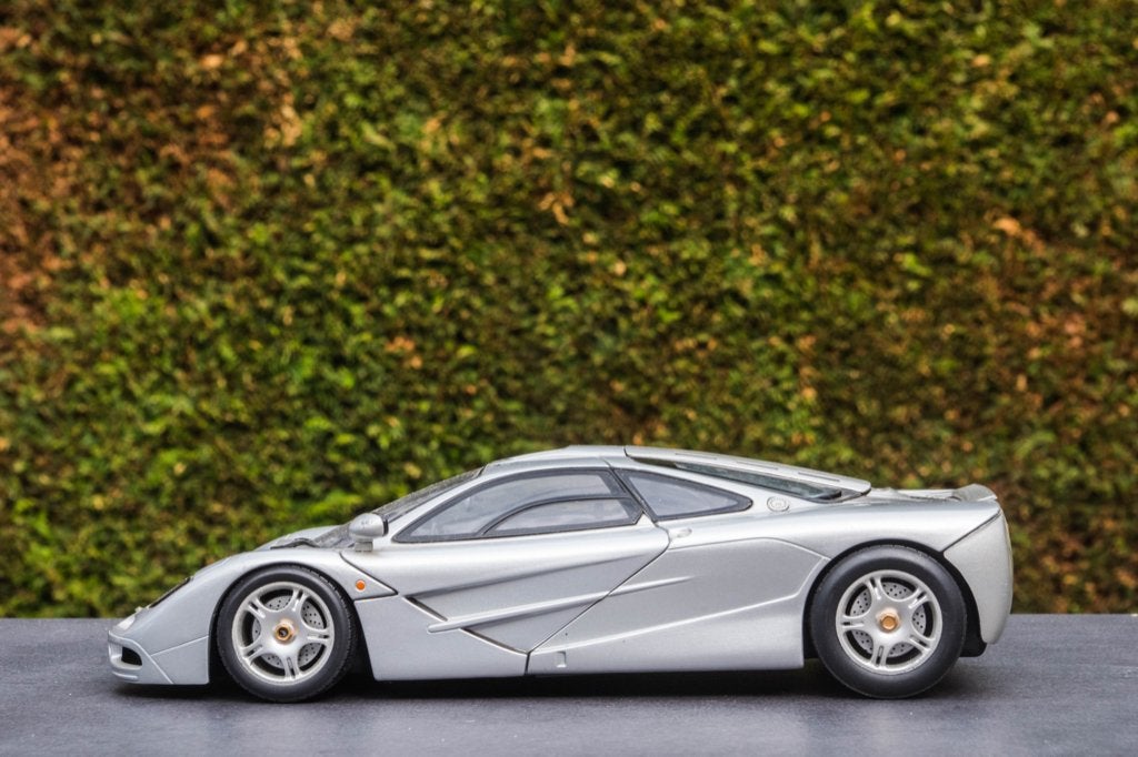 McLaren F1 1/18 UT Models In Prachtige Staat de BMW versie, Hobby en Vrije tijd, Modelauto's | 1:18, Ophalen of Verzenden, Zo goed als nieuw