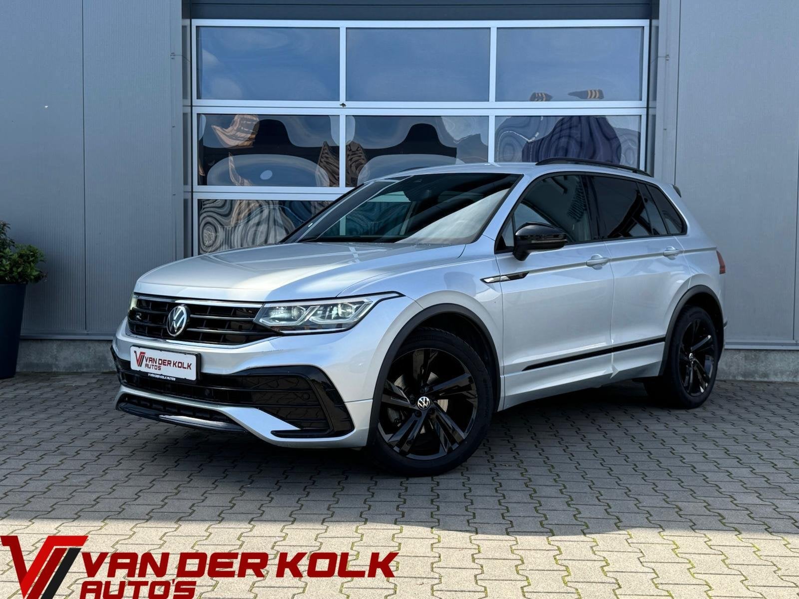 Volkswagen Tiguan 1.5 TSI R-Line In/Exterieur | LED | Digita, 4 cilinders, 150 pk, Bedrijf, SUV of Terreinwagen