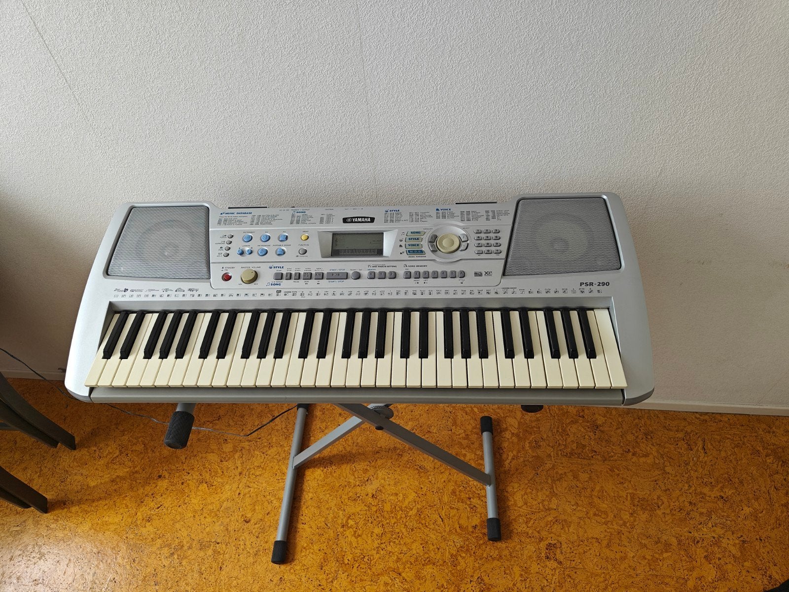 Yamaha PSR-290 Keyboard met krukje, Muziek en Instrumenten, Yamaha, Ophalen of Verzenden, Aanslaggevoelig, 61 toetsen