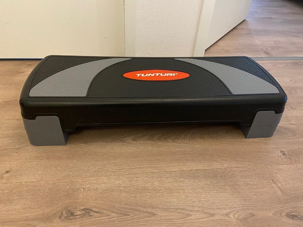 Tunturi step aerobics, Sport en Fitness, Fitnessmaterialen, Ophalen, Zo goed als nieuw, Benen, Stepbank