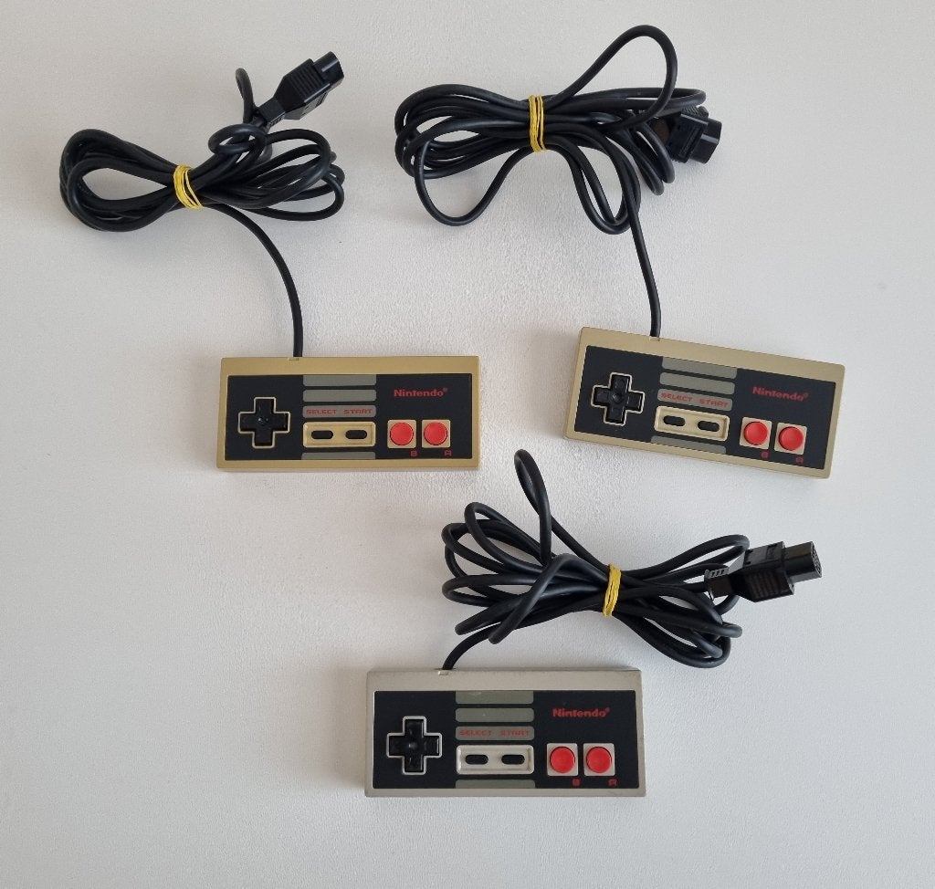 3 Originele Nintendo NES Controllers NES-004E, Ophalen of Verzenden, Gebruikt, NES, Overige controllers