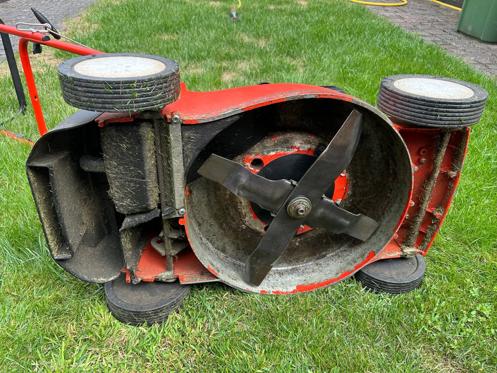 Sabo grasmaaier - Goed onderhouden met geslepen messen, Tuin en Terras, Grasmaaiers, Ophalen, Cirkelmaaier, Benzine-grasmaaier