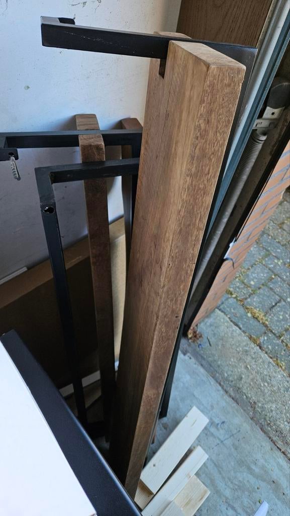 Diverse wandplanken met beugels in goede staat, Huis en Inrichting, Woonaccessoires | Wandplanken en Boekenplanken, Ophalen, Zo goed als nieuw