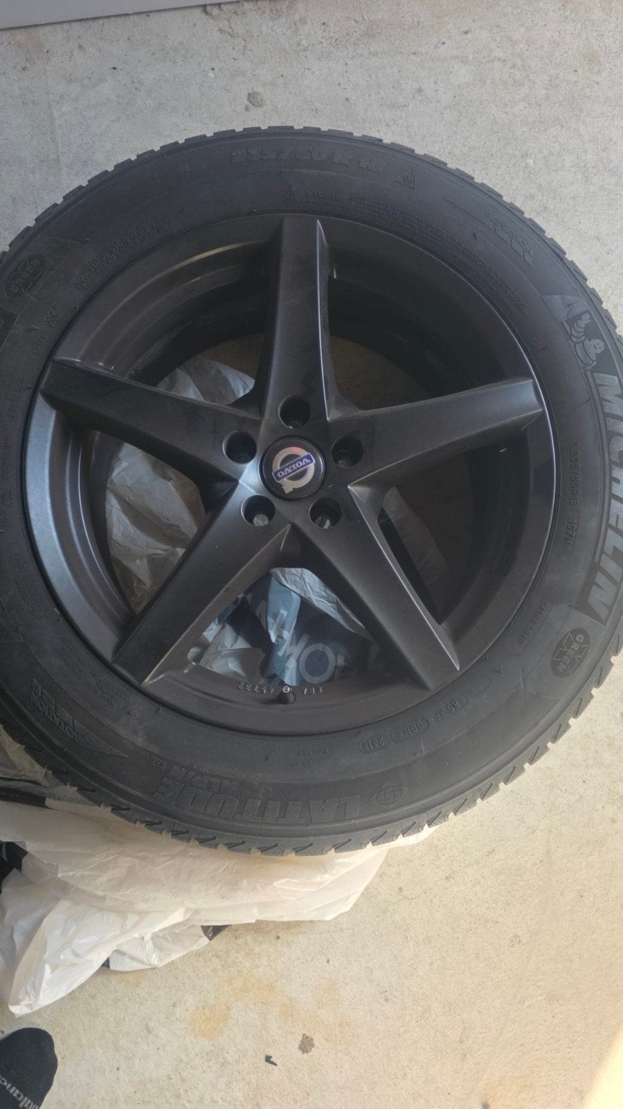 Michelin winterbanden met velgen Volvo XC60 - 235/60R18 107H, Auto-onderdelen, Banden en Velgen, Ophalen, 18 inch, Gebruikt, Banden en Velgen