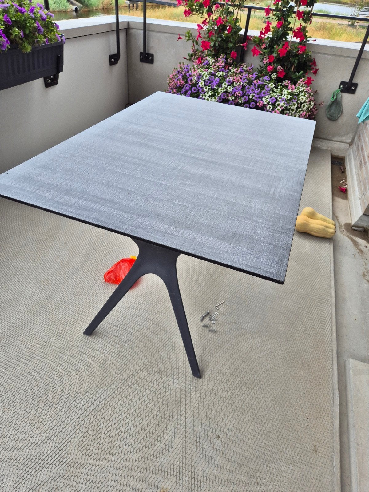 Tuintafel trespa kunstof antraciet nieuw houtnerf onverwoest, Tuin en Terras, Tuintafels, Ophalen, Rechthoekig, Kunststof