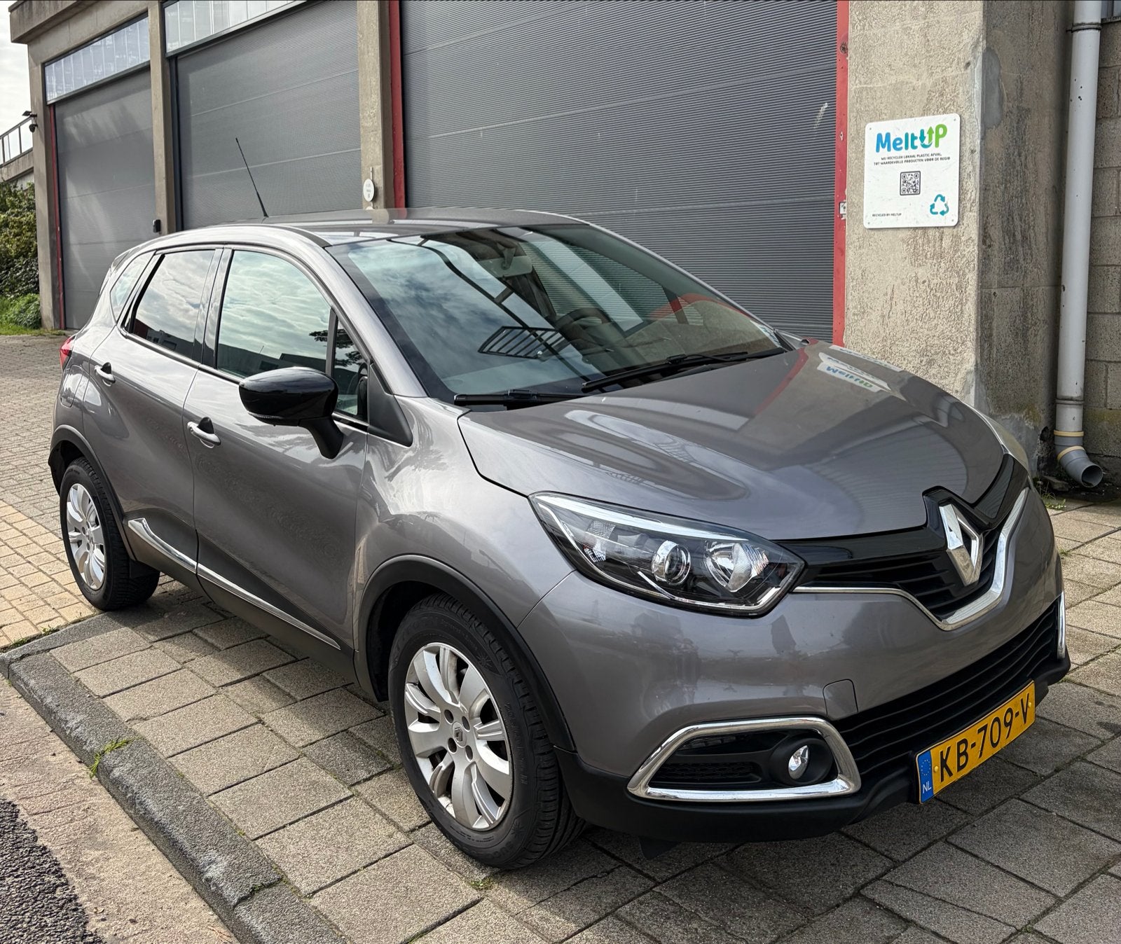 Renault Captur 1.5 DCI 90 2015 Grijs 180.000 km, Auto's, Voorwielaandrijving, 1145 kg, Euro 6, 4 cilinders