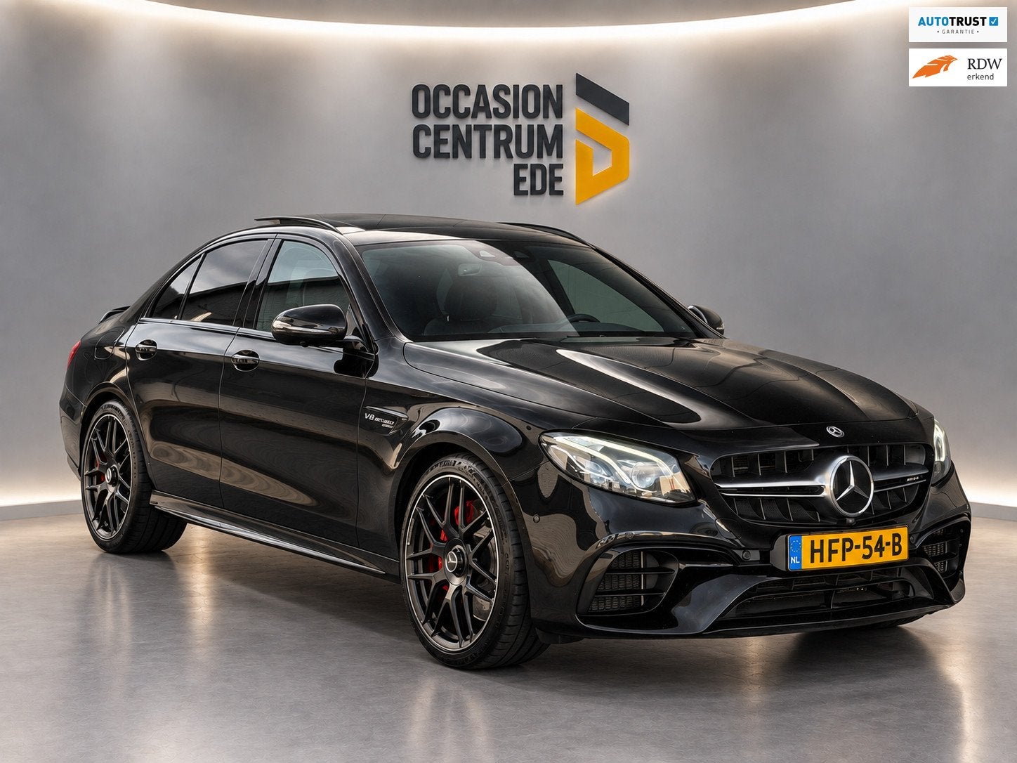 Mercedes-Benz E-klasse AMG 63 S 4MATIC Pano | Carbon | VOL!, Auto's, Automaat, Dealer onderhouden, Gebruikt, Zwart