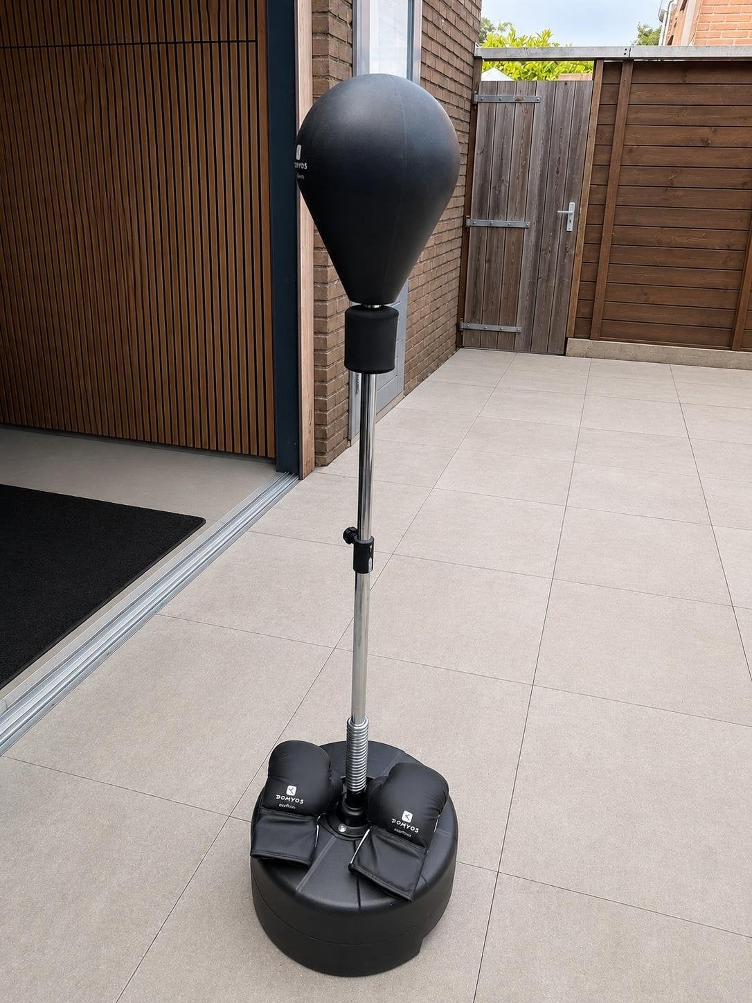 Domyos boksbal met handschoenen, Ophalen, Zo goed als nieuw, Boksbal