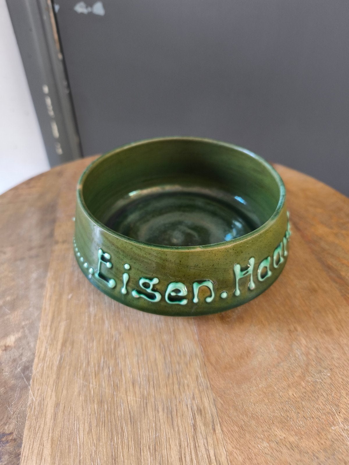Art Nouveau schaal 'Eigen Haard is Goud Waard' - Groen, Ophalen of Verzenden