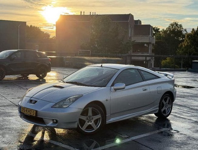 Toyota Celica 1.8 16V Vvti 2002 Grijs, 4 stoelen, 49 €/maand, Handgeschakeld, 585 kg