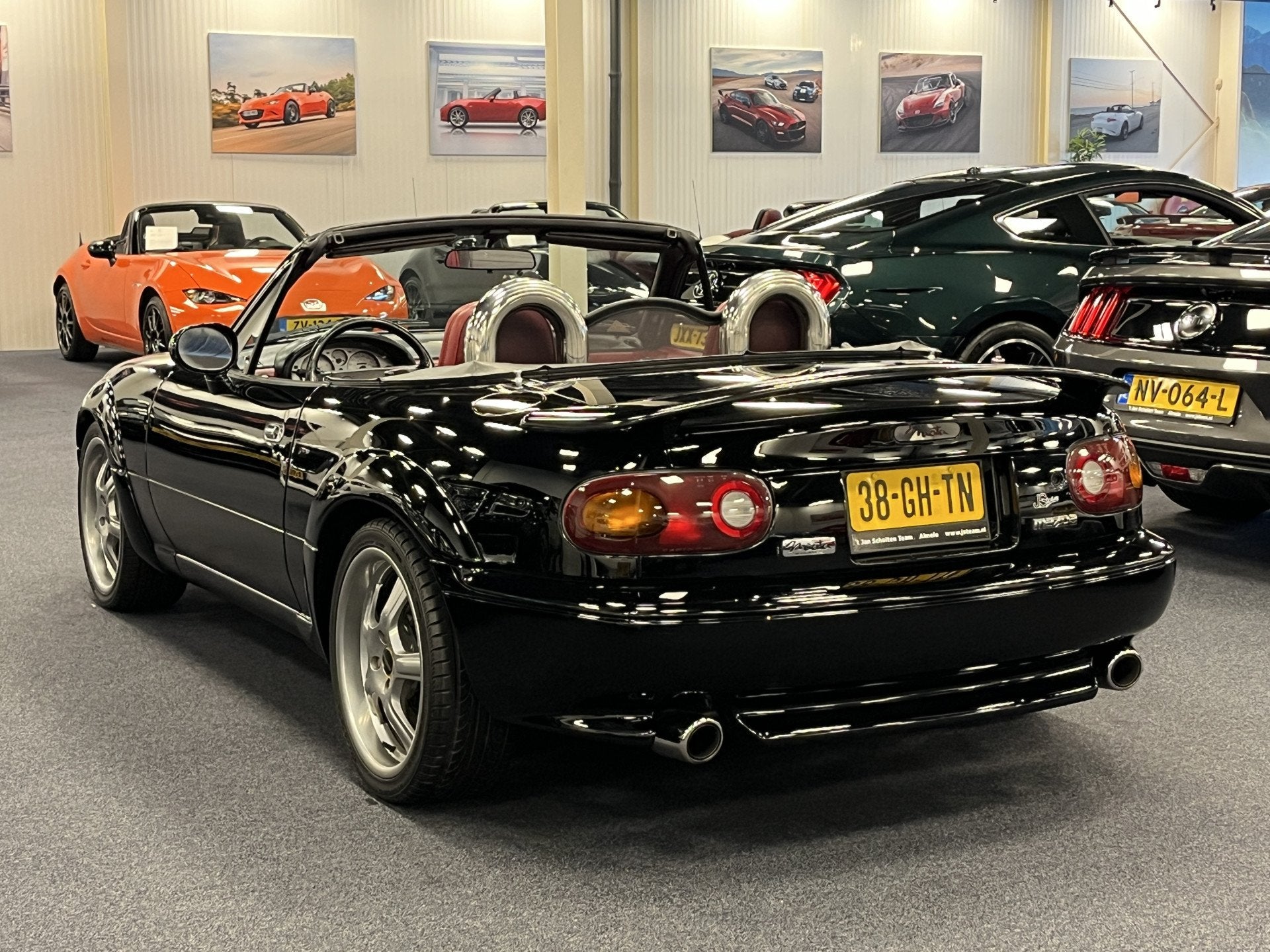 Mazda MX-5 NA Roadster 1.6i Miata Black-Red Edition CDN Post, foto 10