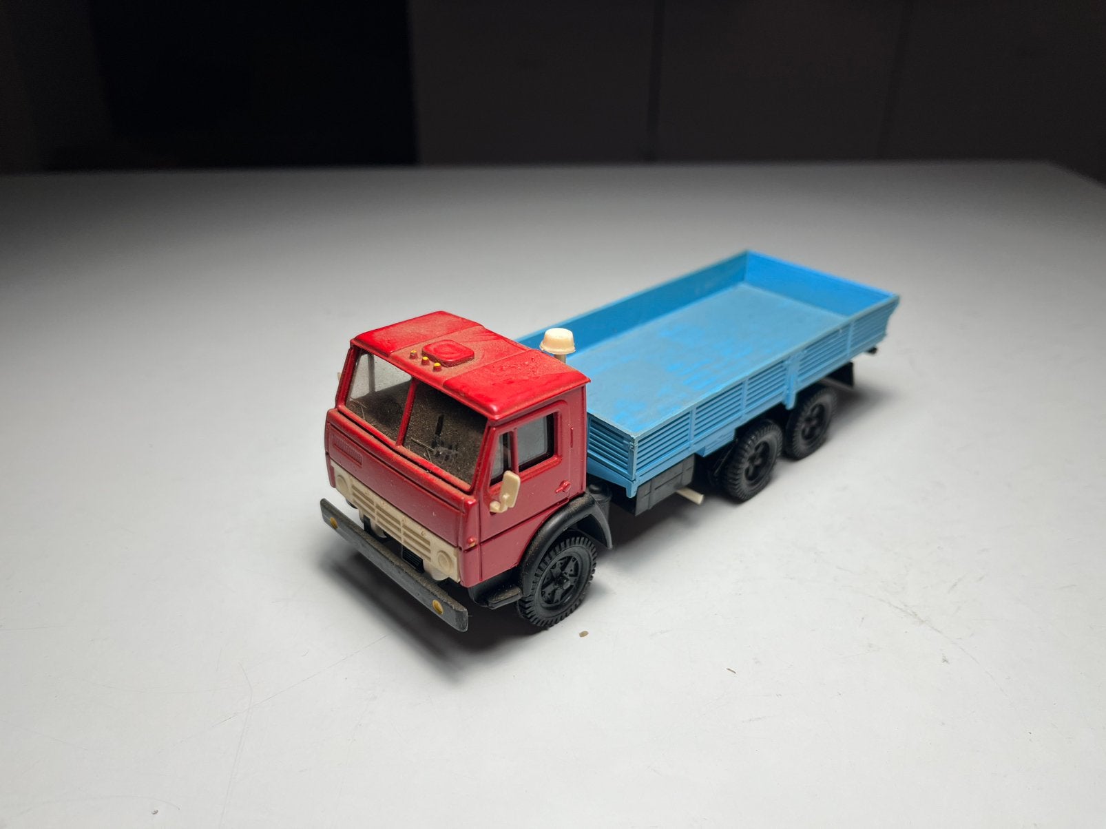 Apek - Kamaz 5320 - Schaal 1:43, Hobby en Vrije tijd, Ophalen of Verzenden, Gebruikt, Bus of Vrachtwagen, Overige merken