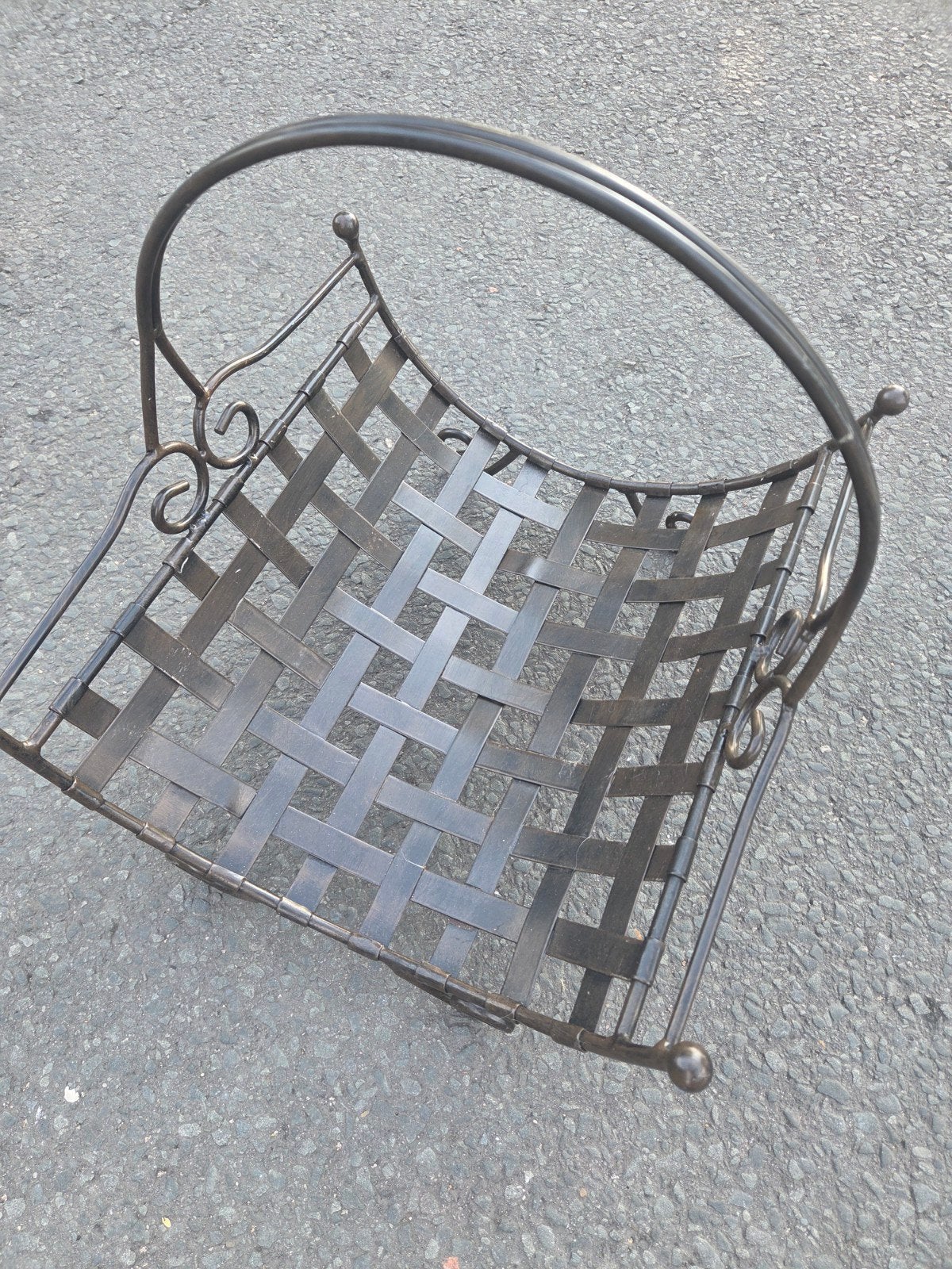 Vintage metalen krantenbak / lectuurbak, Huis en Inrichting, Woonaccessoires | Krantenbakken en Lectuurbakken, Ophalen of Verzenden