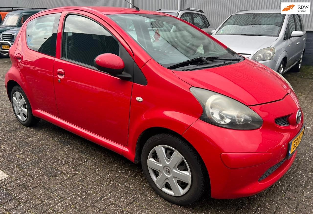 Toyota Aygo 1.0-12V + new APK AIRCO Rijdt super, Auto's, Voorwielaandrijving, Gebruikt, 4 stoelen, 68 pk