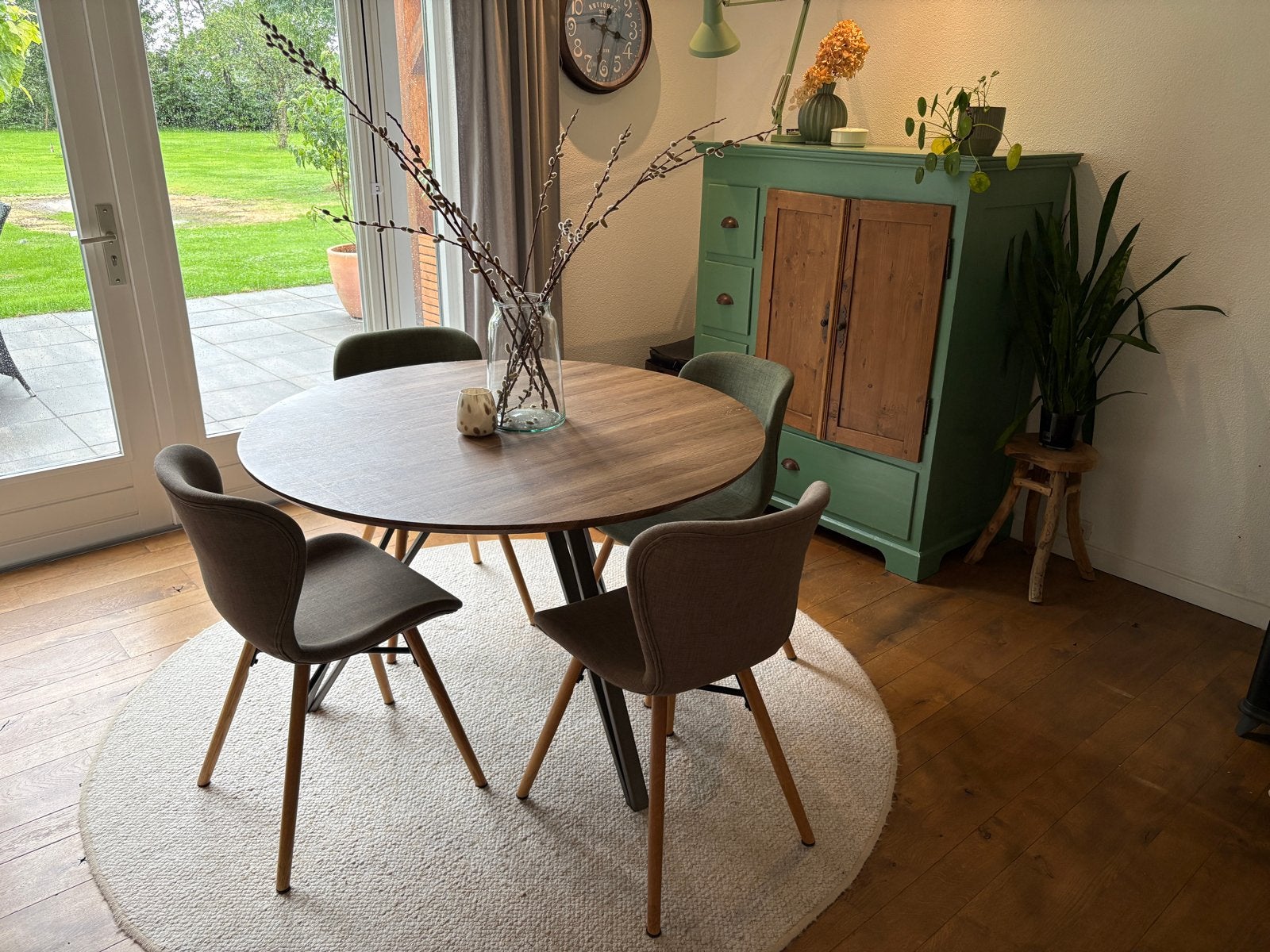 Industriële ronde tafel (120cm) + 4 stoelen - fineer, Ophalen, Gebruikt, 100 tot 150 cm, Rond