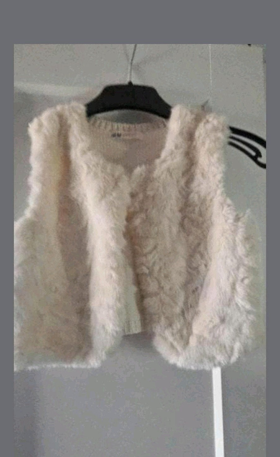 Beige mooi vestje Maat 98, Kinderen en Baby's, Kinderkleding | Maat 98, Ophalen of Verzenden, Zo goed als nieuw, Meisje, Trui of Vest