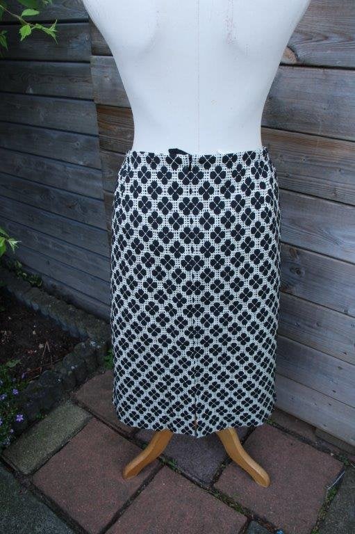 Rok creme / zwart Mayerline mt 48  Vaste prijs, Kleding | Dames, Mayerline, Zwart, Maat 46/48 (XL) of groter, Ophalen of Verzenden