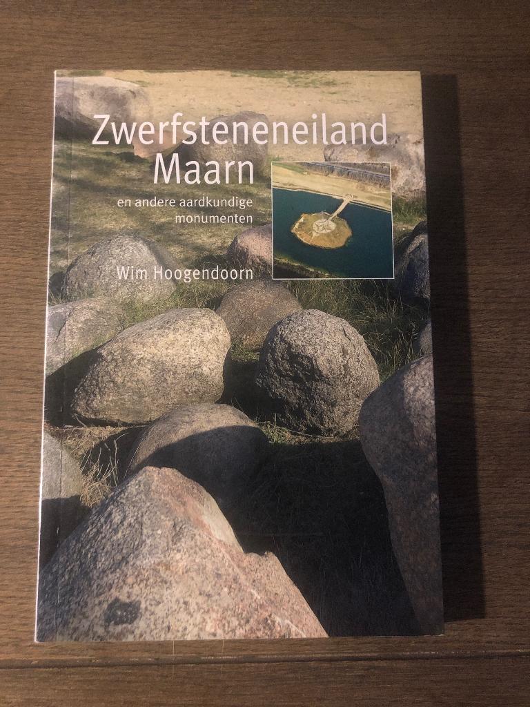 Wim Hoogendoorn.  Zwerfsteneneiland Maarn, Ophalen of Verzenden, Zo goed als nieuw