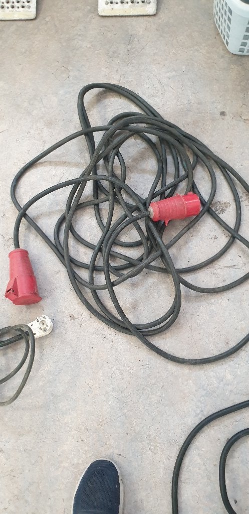 elektriciteitkabels en stekkers krachtstroom, Doe-het-zelf en Verbouw, Ophalen, Gebruikt, Overige merken, Stekker