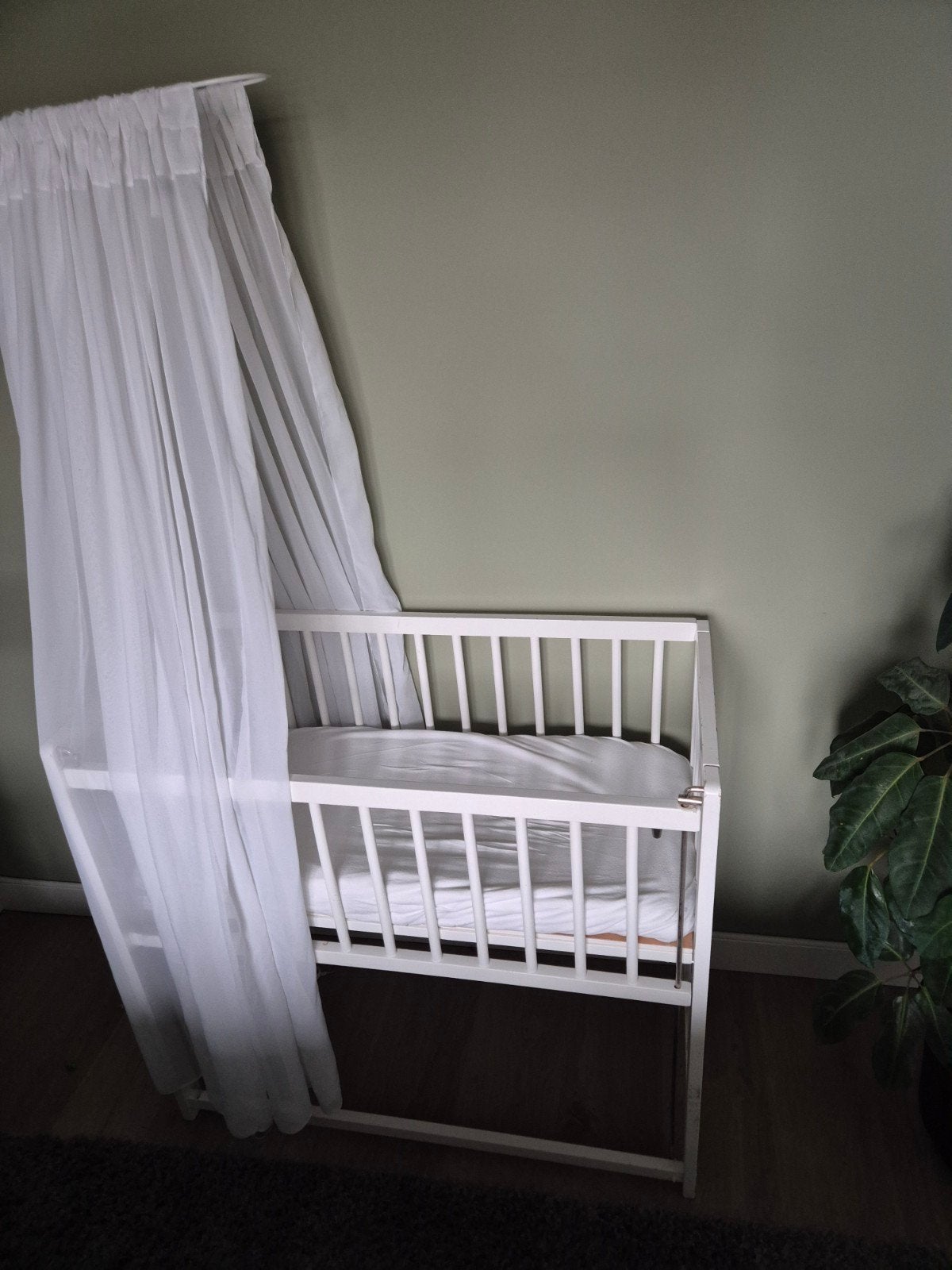 Witte co sleeper met sluier / hemeltje, Kinderen en Baby's, Babywiegjes en Ledikanten, Ophalen, Gebruikt, Ledikant