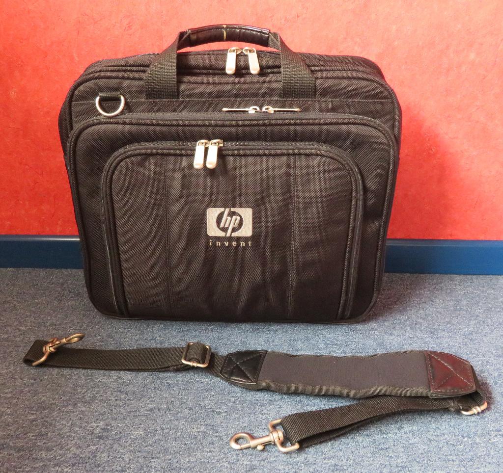 HP Business Laptoptas 17 inch, Computers en Software, Laptoptassen, Zo goed als nieuw, Laptophoes, 17 inch of meer, HP, Gevoerd laptopvak
