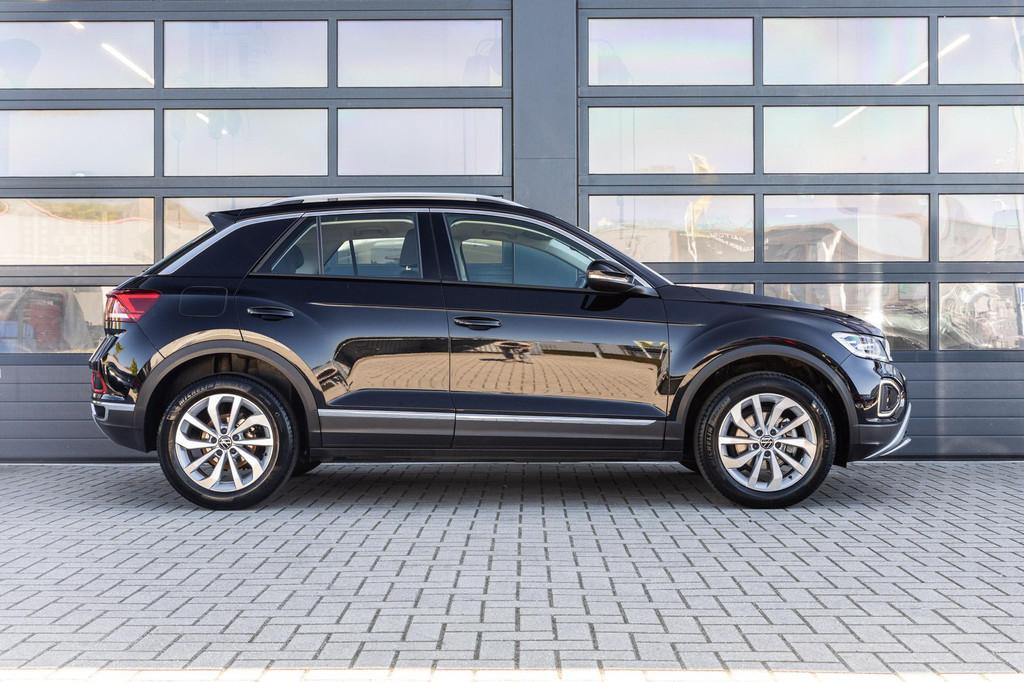 Volkswagen T-Roc 1.5 TSI 150pk Style | Beats Audio | Trekhaa, Voorwielaandrijving, 12 maanden, 4 cilinders, Zwart