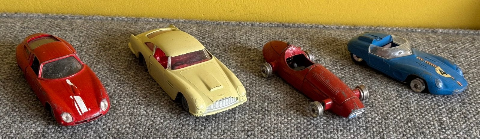 4 Solido 1/43 modelauto’s jaren 60 Aston Martin James Bond, Ophalen of Verzenden, Zo goed als nieuw, Auto, Solido