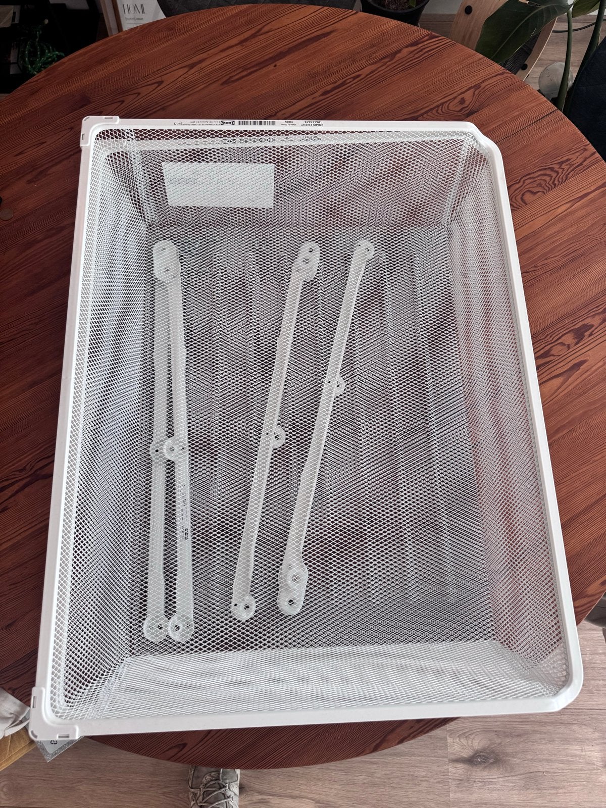 IKEA KOMPLEMENT - Wit metalen draadmand 75cm, Overige materialen, Gebruikt, Mand, Ophalen of Verzenden