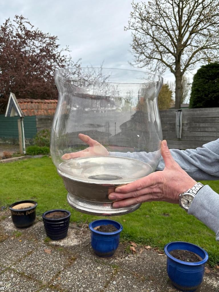 Glazen windlicht met zilverkleurige voet, Ophalen of Verzenden, Nieuw, Metaal, 25 tot 50 cm