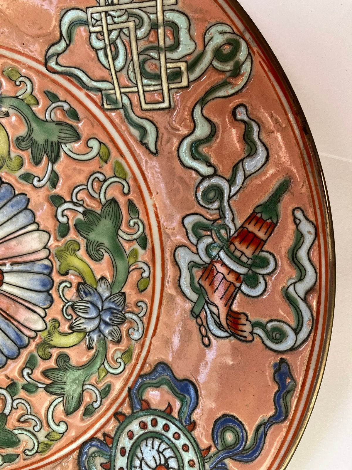 Foto 4 van Antiek Chinees Porselein Bord Famille Rose Tongzhi