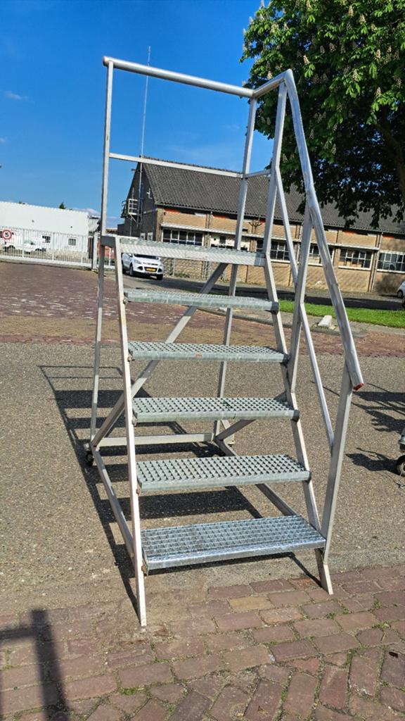 Te koop bordes trap-Magazijntrap-container trap, Ophalen of Verzenden, 2 tot 4 meter